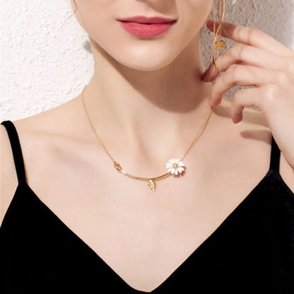 Women Daisy Pendant Necklace- Gold Color- Clavicle Chain
